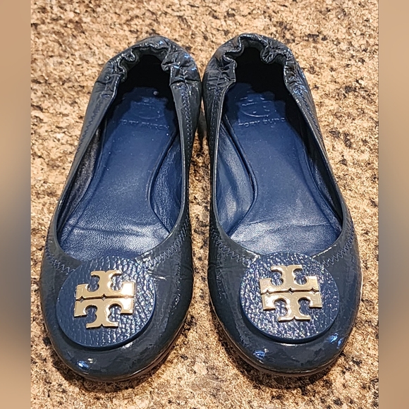 TORY BURCH Patent Leather Reva Ballet Flats - Blue/Gold- Size 7 - Picture 2 of 8